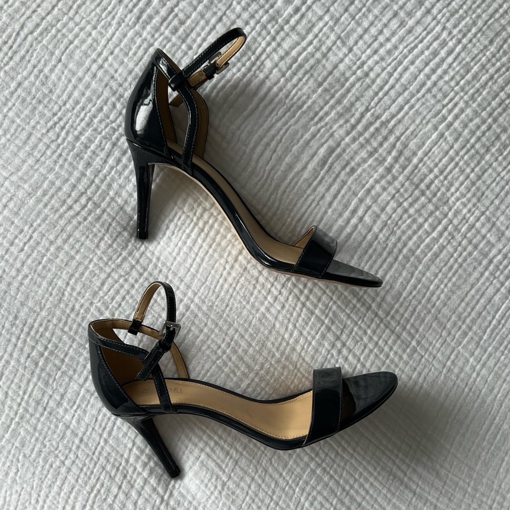 WORN ONCE • MICHAEL Michael Kors ‘Simone’ in Black Patent Leather • Women’s 7